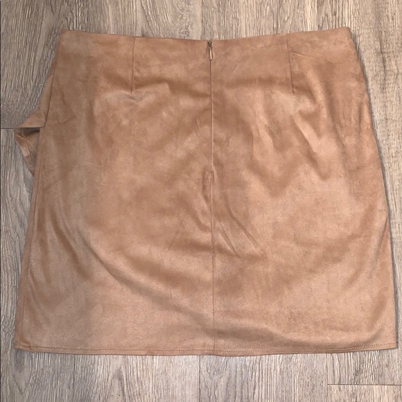 Suede ruffle skirt - Picture 2 of 3